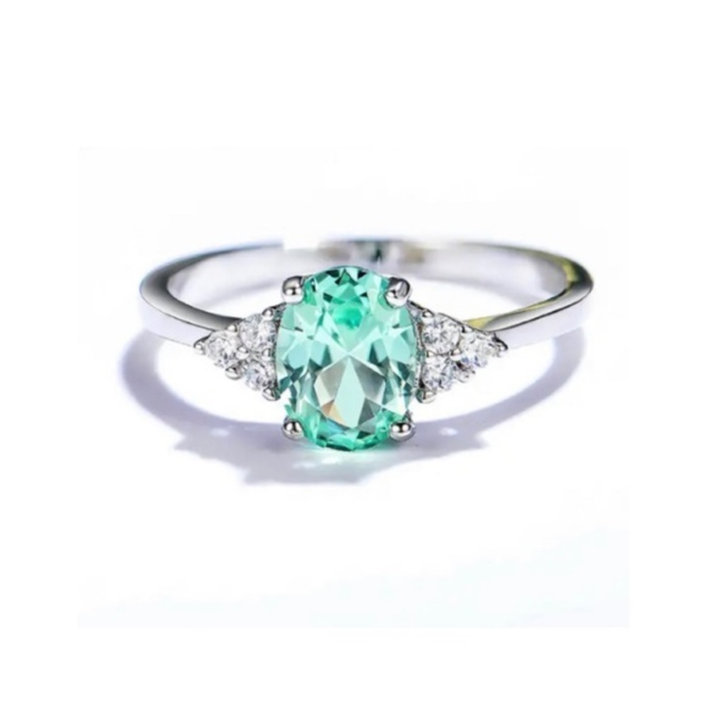 Exquisite Zultanite Lab-Grown Gemstone Ring - Light Mint